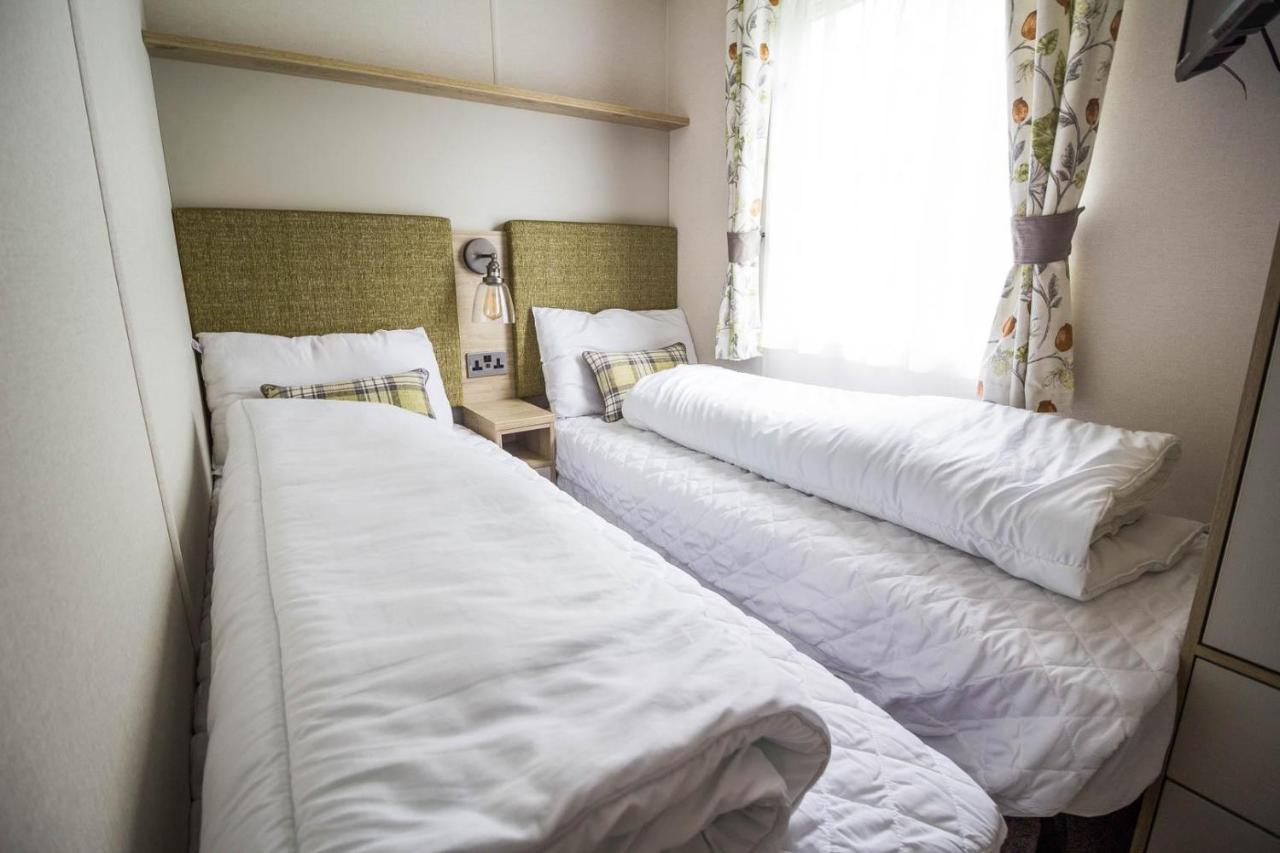 Hotel Beautiful 6 Berth Caravan With Decking At Southview Holiday Park Ref 33024O Skegness Esterno foto