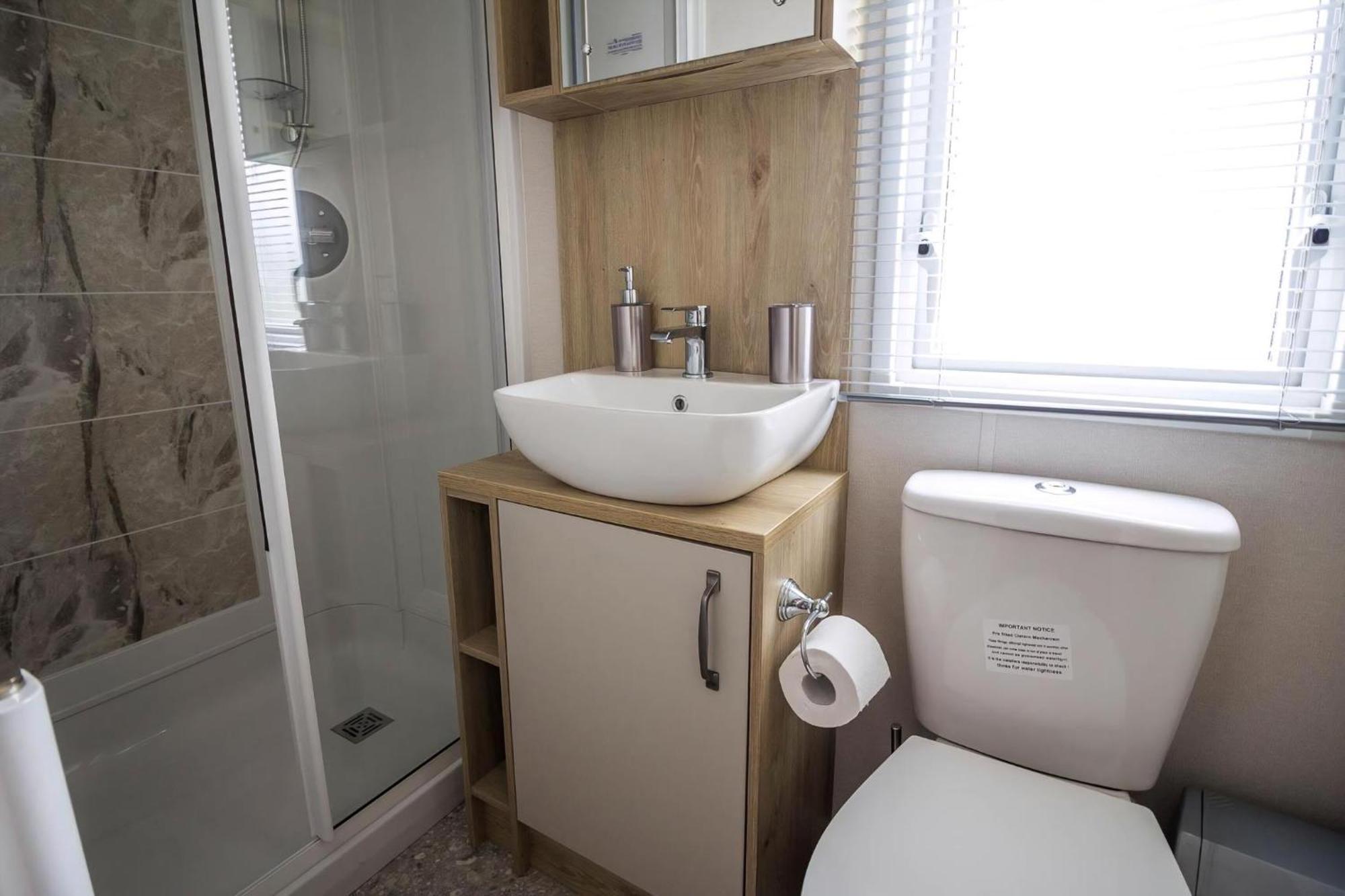 Hotel Beautiful 6 Berth Caravan With Decking At Southview Holiday Park Ref 33024O Skegness Esterno foto
